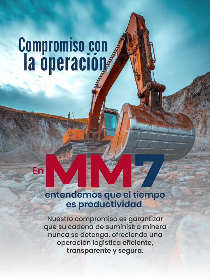 Excavadora trabajando en terreno minero
